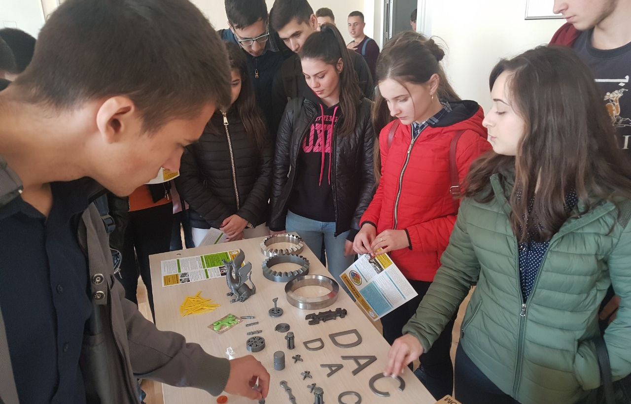 Elevi de la liceul „Mihai Eminescu” și „Ion Vatamanu” din Strășeni au vizitat Colegiul de Inginerie