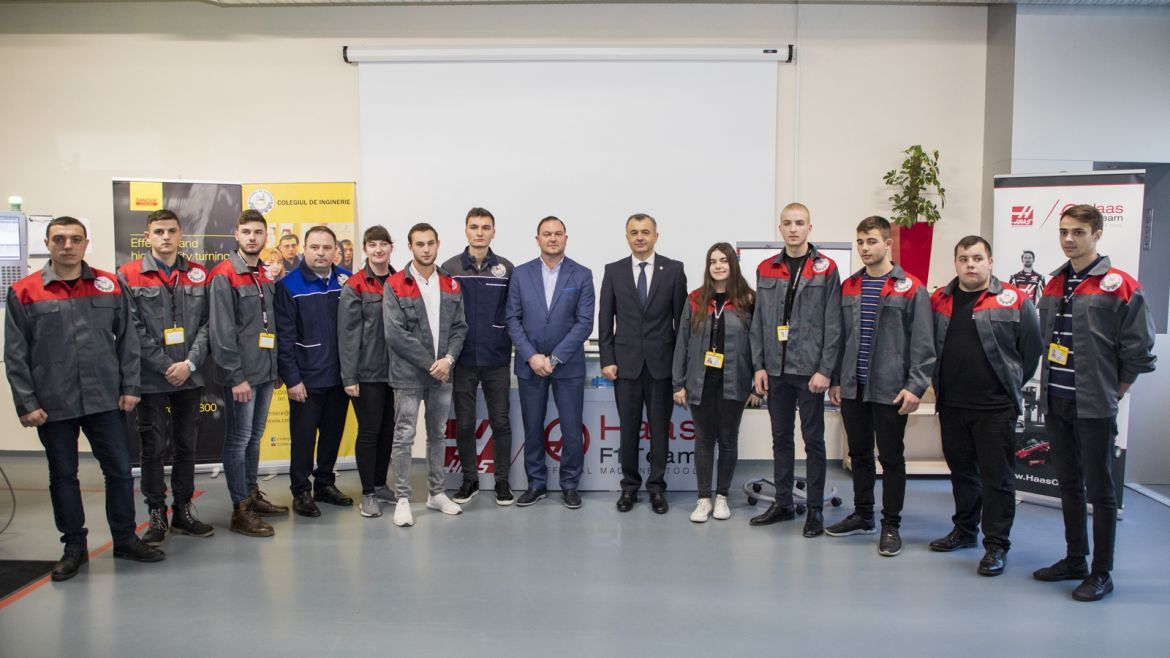 Premierul a vizitat Colegiul de inginerie din Strășeni: „Aici este viitorul, de aceea vrem să dezvoltăm platforme industriale peste tot în țară”