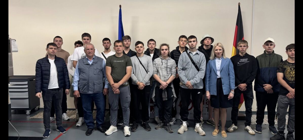 Colegiul de Inginerie din Strășeni a primit cu drag vizita absolvenților Școlii Profesionale din Ungheni.